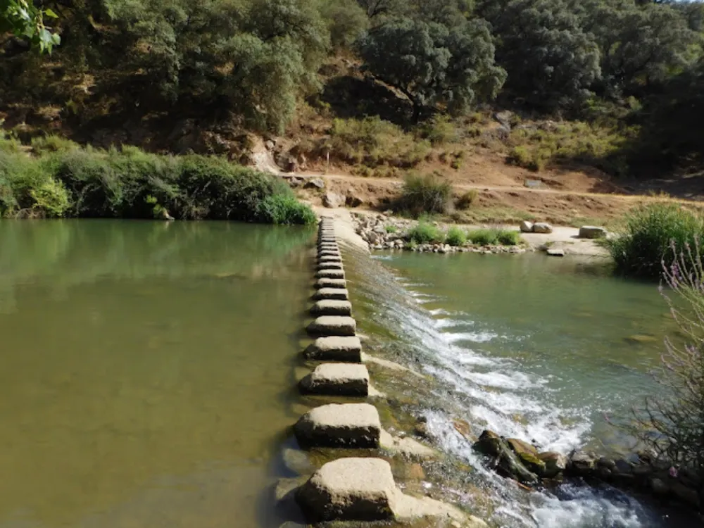 ruta del sendero de la cueva del gato